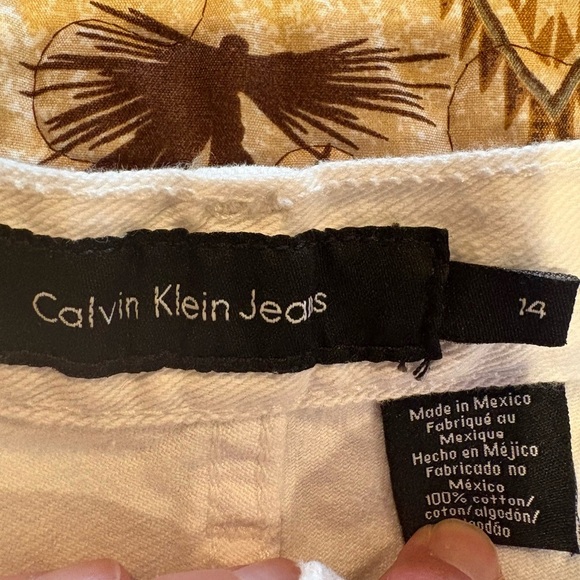 Calvin Klein women's 5-pocket white denim shorts, side slits "Omega" style sz 14 - Picture 3 of 9
